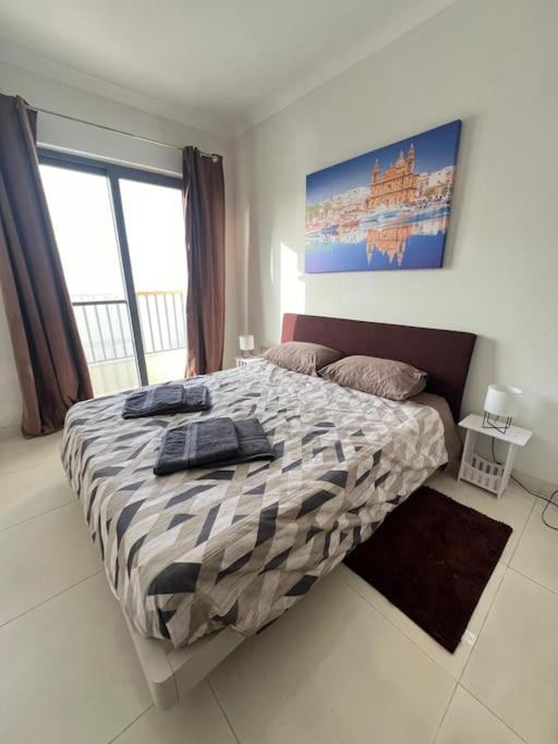 2 Bedroom - 5 Mins From The Sea Apartment *