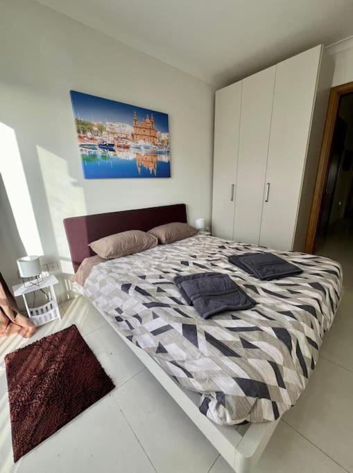 2 Bedroom - 5 Mins From The Sea Apartment