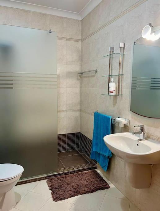 2 Bedroom - 5 Mins From The Sea Apartment *