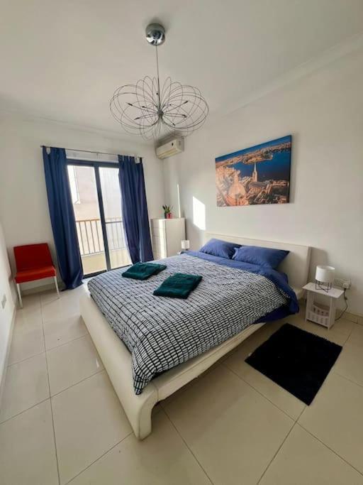 2 Bedroom - 5 Mins From The Sea San Pawl il-Baħar